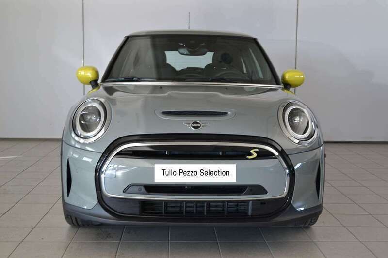 Usata Mini Cooper SE 135 kW (184 CV) 2021 Moonwalk grey metallic Utilitaria
