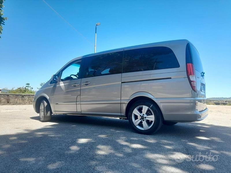 Usata Mercedes Viano 2013 Grigio Monovolume