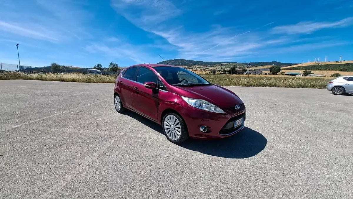Usata Ford Fiesta Titanium 68 CV (50 kW) 2009 Rosso Berlina