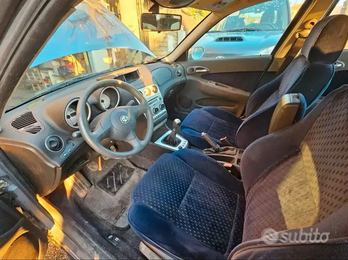 Usata Alfa Romeo 156 116 CV (85 kW) 2003 Bluazzurro Berlina