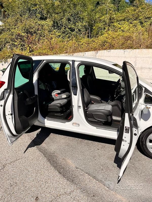 Usata Opel Meriva 95 CV (69 kW) 2012 Bianco Monovolume