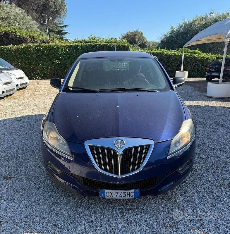 Usado Lancia Delta 105 CV (77 kW) 2009 Azul Utilitario