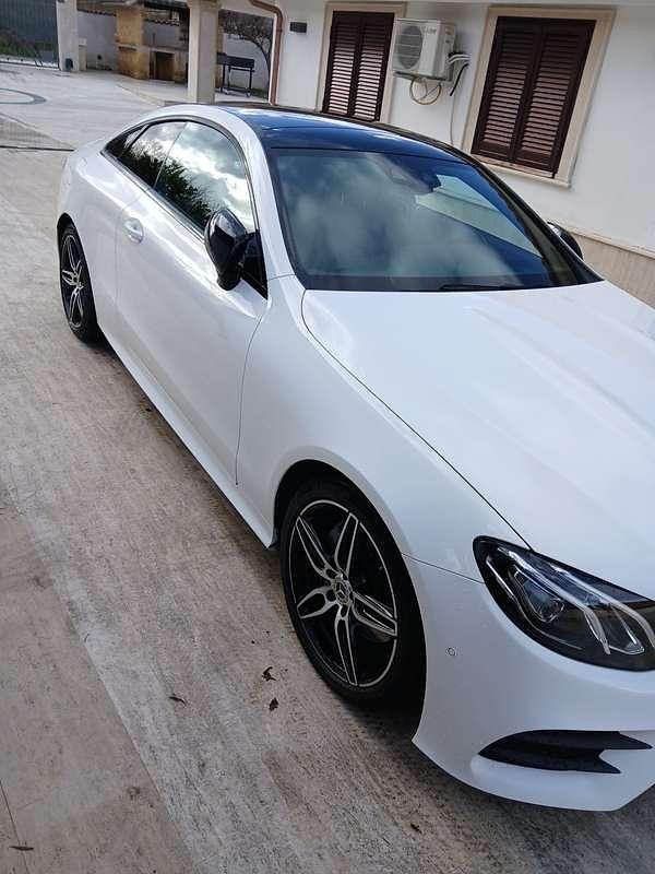 Usata Mercedes E220 Premium Plus 194 CV (142 kW) 2018 Bianco Coupé