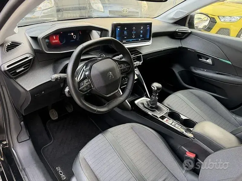 Usata Peugeot 208 GT-line 101 CV (74 kW) 2020 Nero Utilitaria