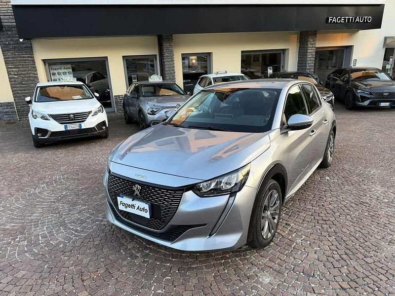 Grigio artense Usata 2021 Peugeot e-208 Allure Due volumi | 15.200 € (Buon prezzo) - Immagine 1/4