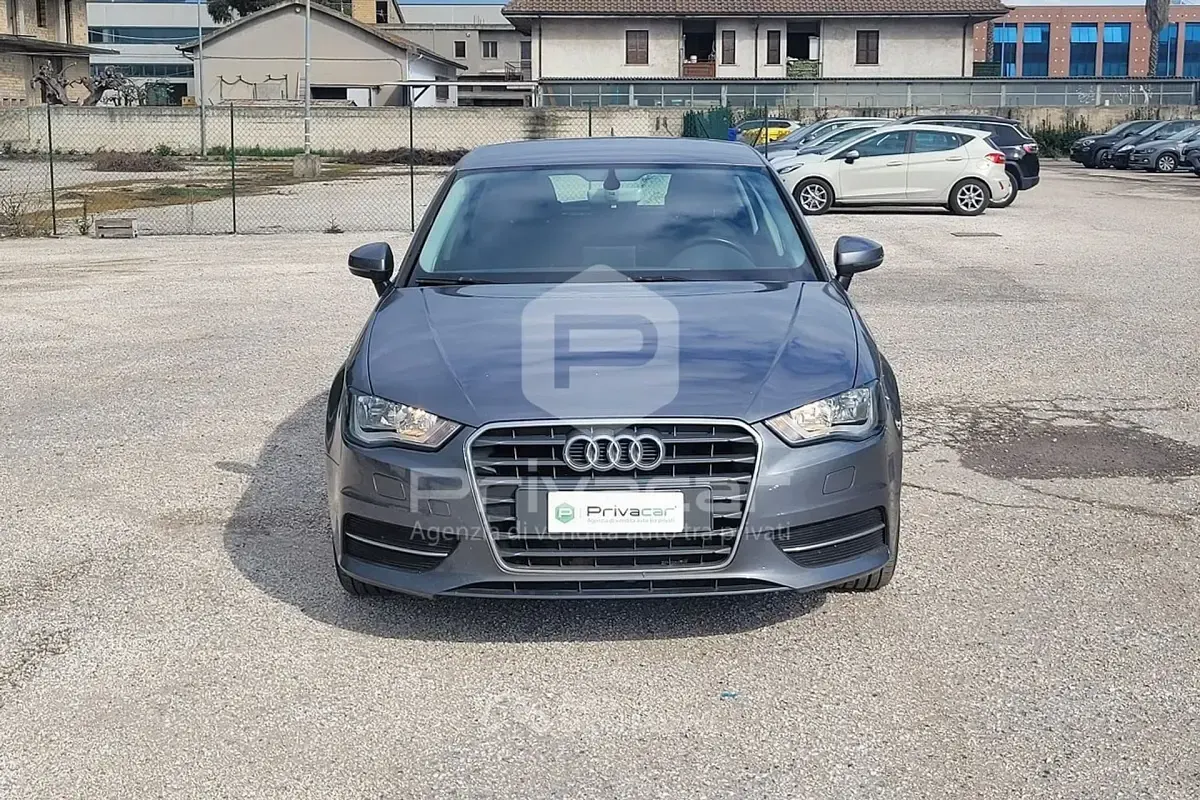 Usado Audi A3 Business 110 CV (80 kW) 2016 Negro Berlina