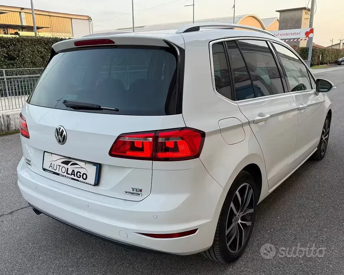 Usata VW Golf Sportsvan Highline 110 CV (80 kW) 2015 Bianco Monovolume