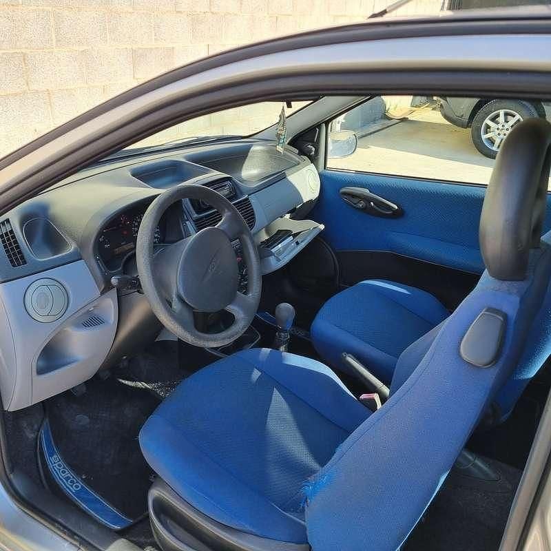 Usata Fiat Punto Emotion 80 CV (58 kW) 2003 Utilitaria