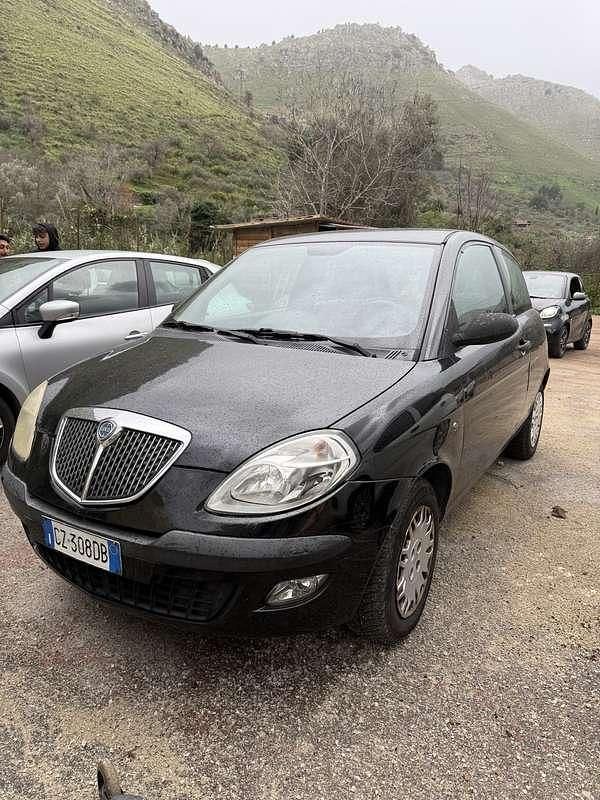 Usata 2005 Lancia Ypsilon Due volumi | 2950 € (Buon prezzo) - Immagine 1/4