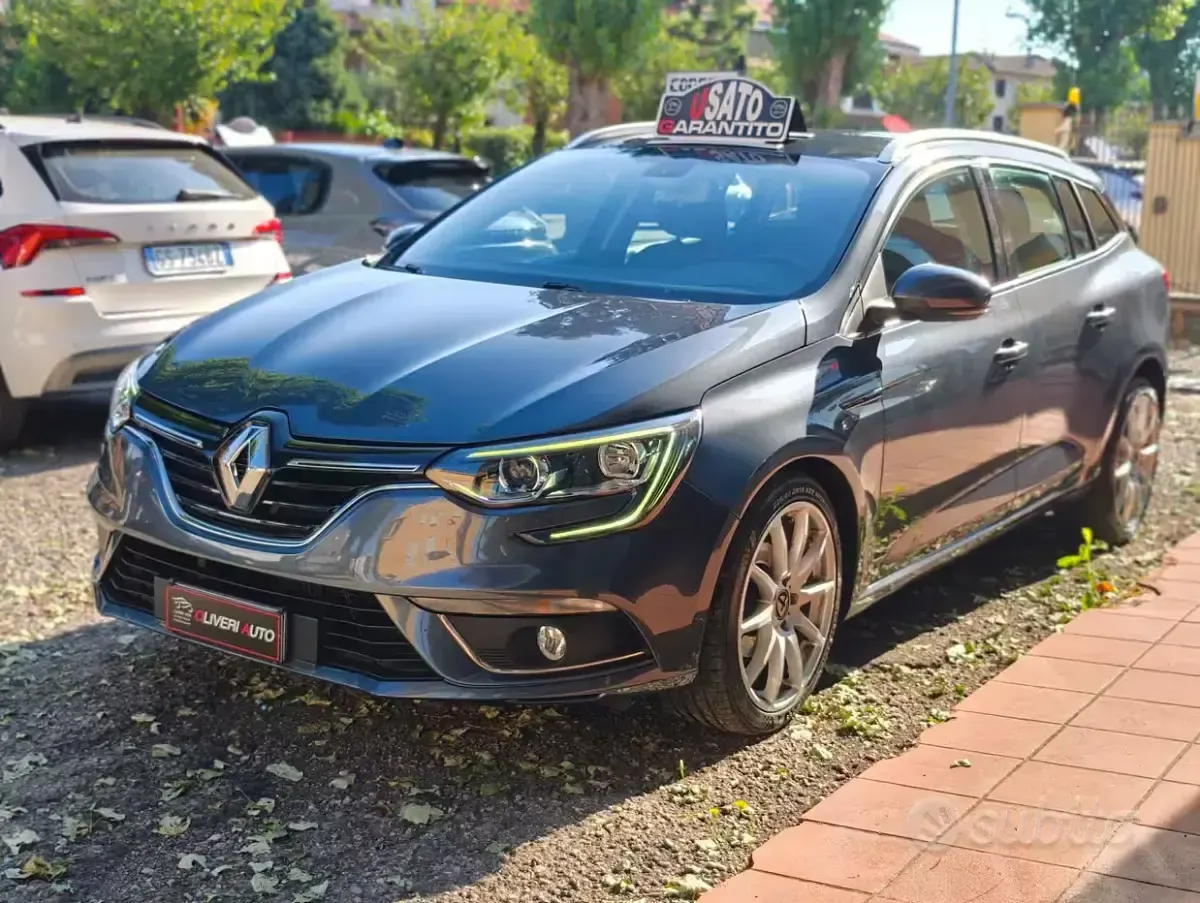 Usata Renault Mégane GrandTour 116 CV (85 kW) 2020 Grigio Station wagon