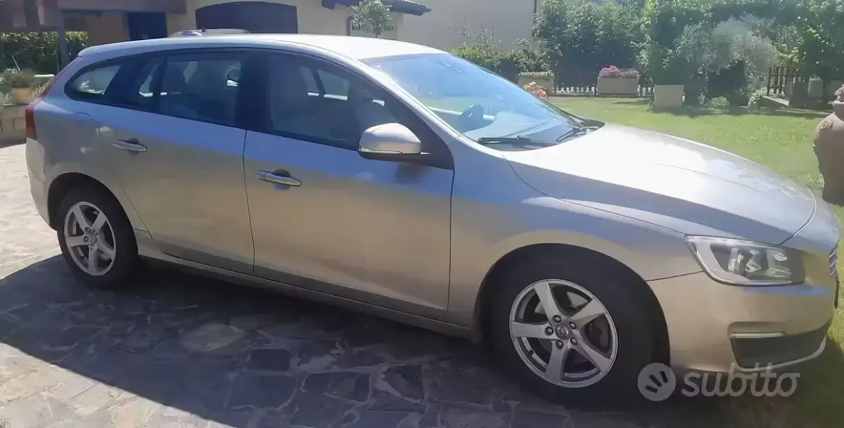 Usata Volvo V60 136 CV (100 kW) 2014 Station wagon