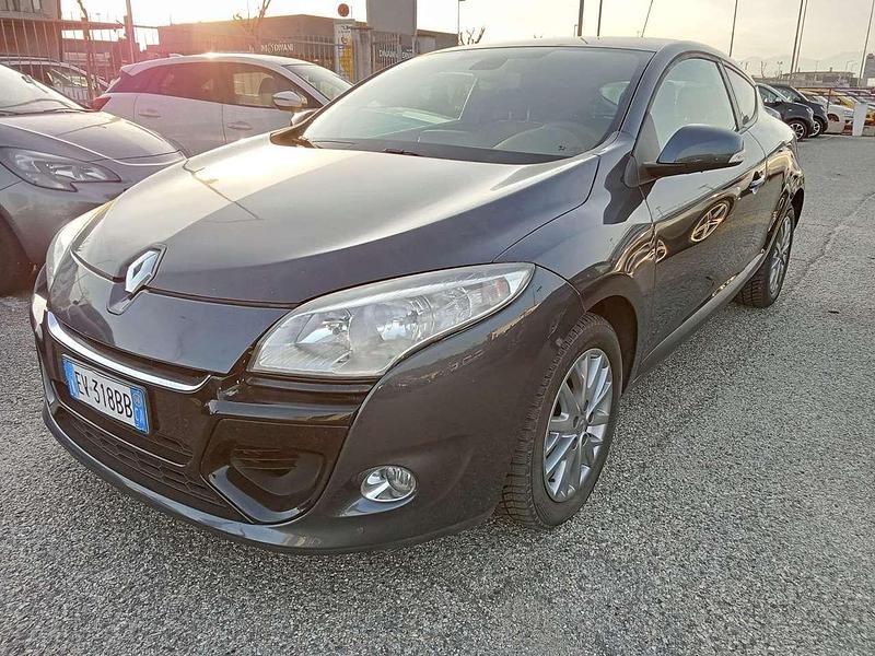 Grigio Usata 2014 Renault Mégane GT Line GT-Line Coupé | 6900 € (Buon prezzo) - Immagine 1/4