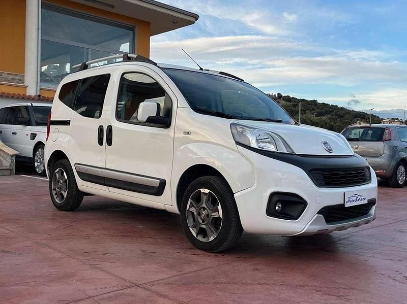 Usata Fiat Qubo Trekking 95 CV (69 kW) 2017 Bianco Monovolume