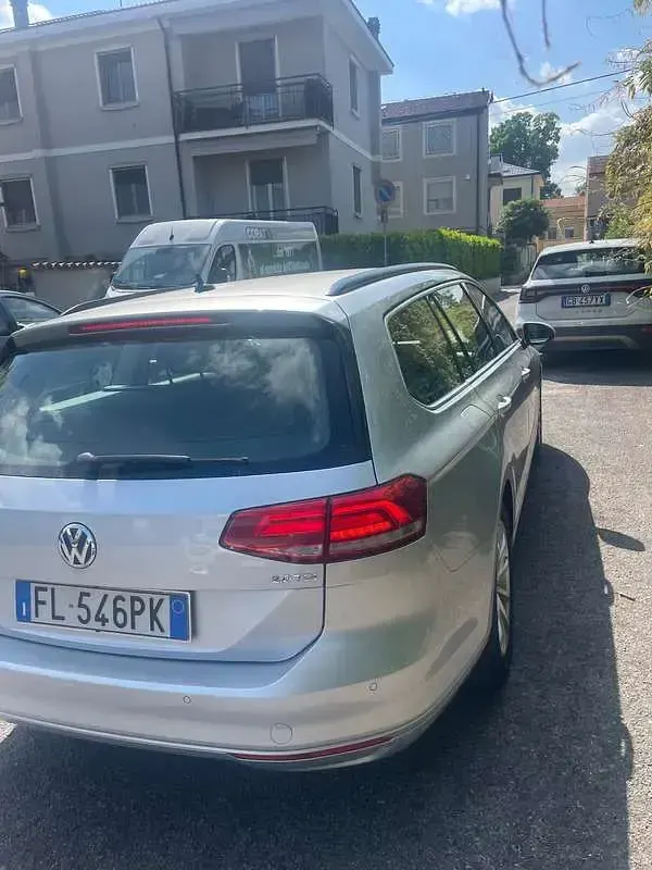 Usata VW Passat Comfortline 150 CV (110 kW) 2017 Grigio Station wagon