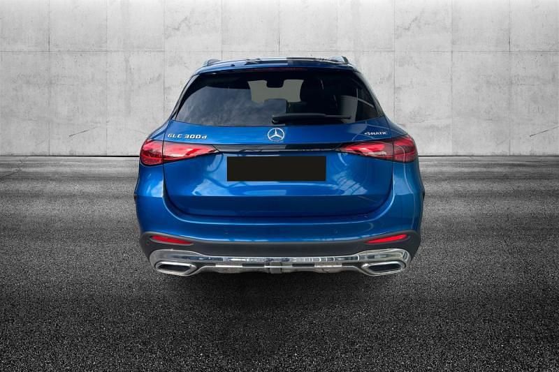 Usata Mercedes GLC300e AMG Line Premium Plus 269 CV (197 kW) 2024 Blu metallizzato SUV