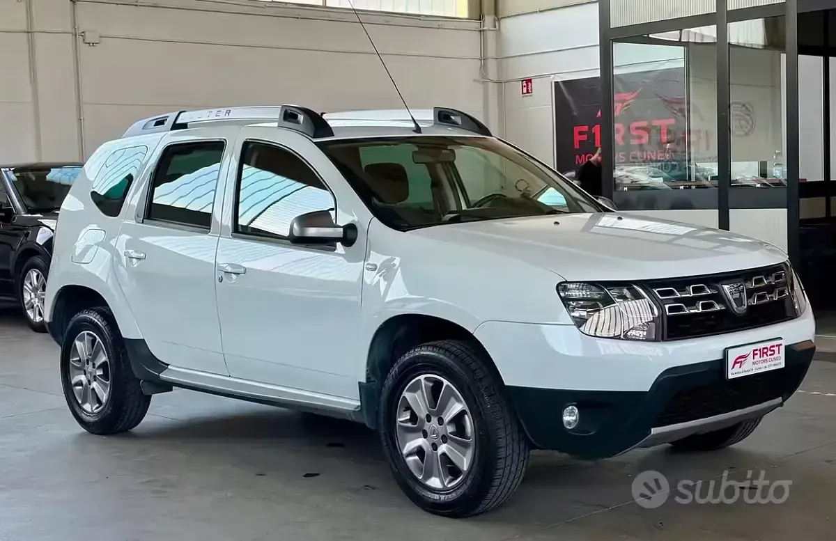 Usata Dacia Duster Lauréate 109 CV (80 kW) 2014 Bianco SUV
