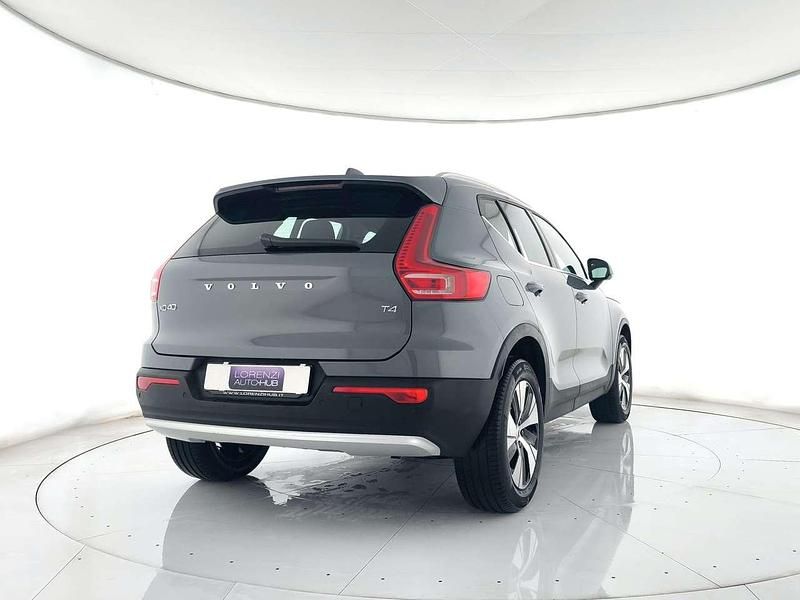 Usata Volvo XC40 Plus 129 CV (94 kW) 2023 Grigio metallizzato SUV