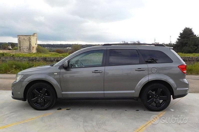 Usata Fiat Freemont Urban 170 CV (125 kW) 2011 Grigio SUV