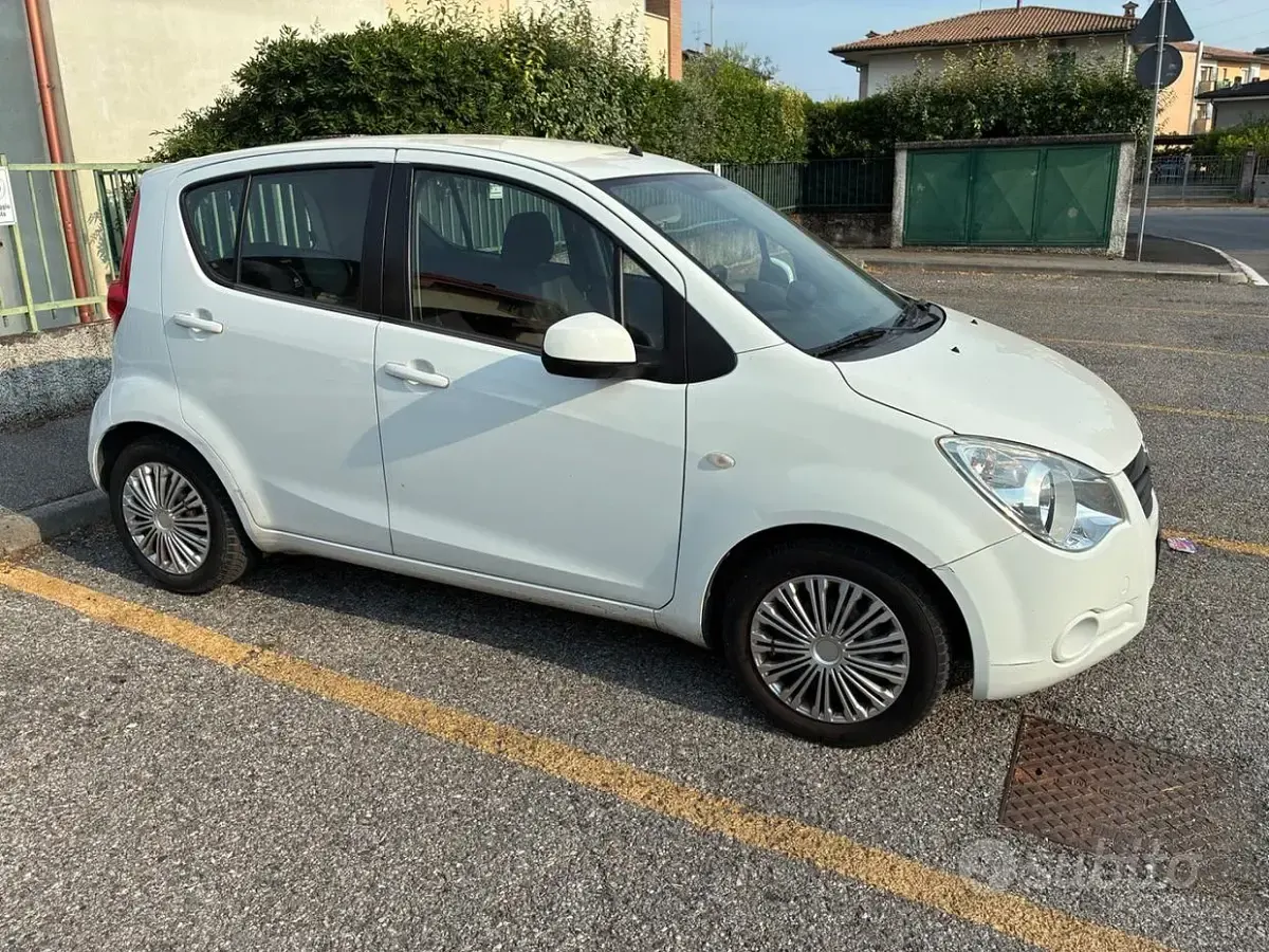 Usata Opel Agila 94 CV (69 kW) 2011 Bianco Utilitaria