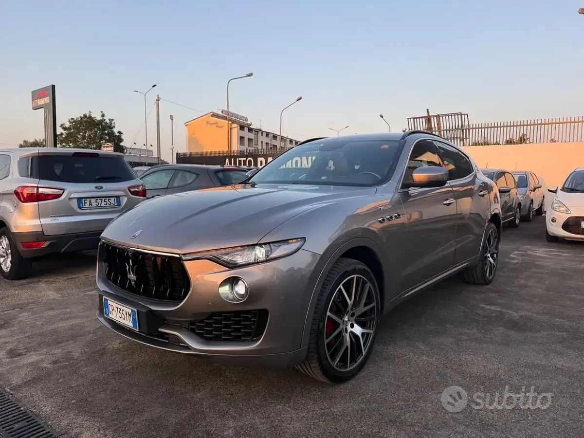 Usata Maserati Levante 275 CV (202 kW) 2018 Grigio SUV
