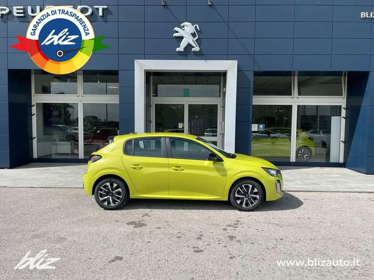 Usata Peugeot 208 Active 101 CV (74 kW) 2024 Giallo Utilitaria
