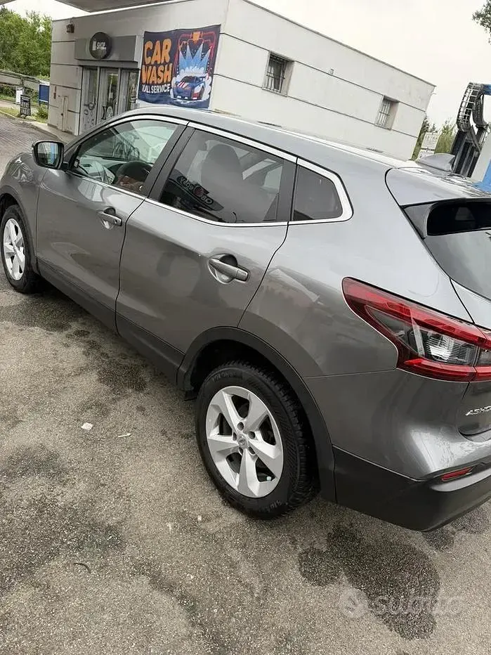 Usata Nissan Qashqai 131 CV (96 kW) 2017 Grigio SUV