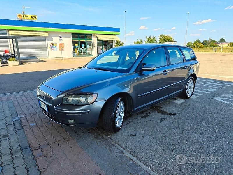Usata Volvo V50 Momentum 136 CV (100 kW) 2006 Grigio Station wagon
