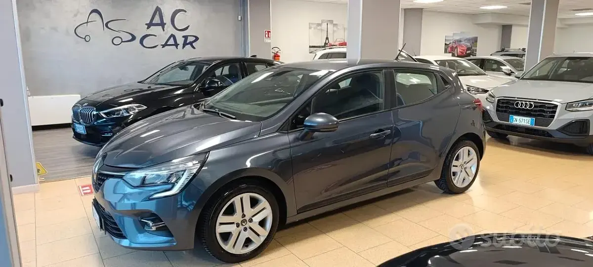 Usata Renault Clio V Business 101 CV (74 kW) 2021 Grigio Berlina
