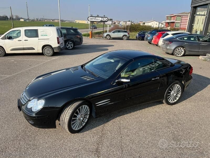 Usata Mercedes SL350 245 CV (180 kW) 2005 Nero Coupé