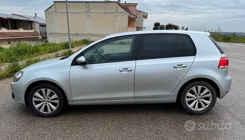Usata VW Golf VI 105 CV (77 kW) 2010 Grigio Utilitaria