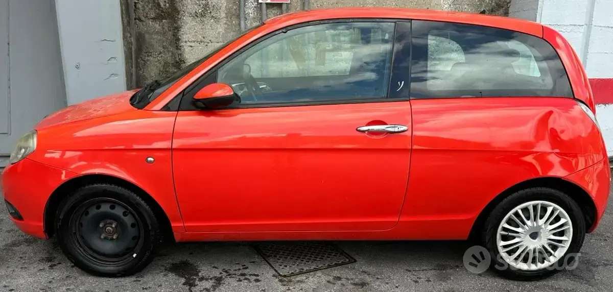 Usata Lancia Ypsilon 75 CV (55 kW) 2007 Arancione Utilitaria