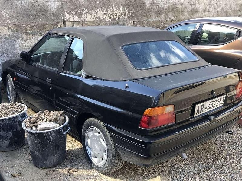 Usata Ford Escort Cabriolet 105 CV (77 kW) 1991 Cabrio