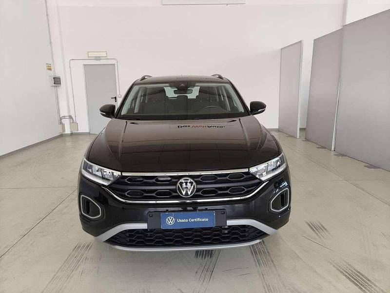 Usata VW T-Roc Life 116 CV (85 kW) 2023 Deep black SUV