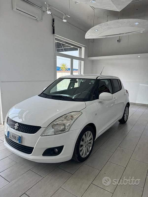 Gebraucht Suzuki Swift 94 PS (69 kW) 2012 Weiß Kleinwagen