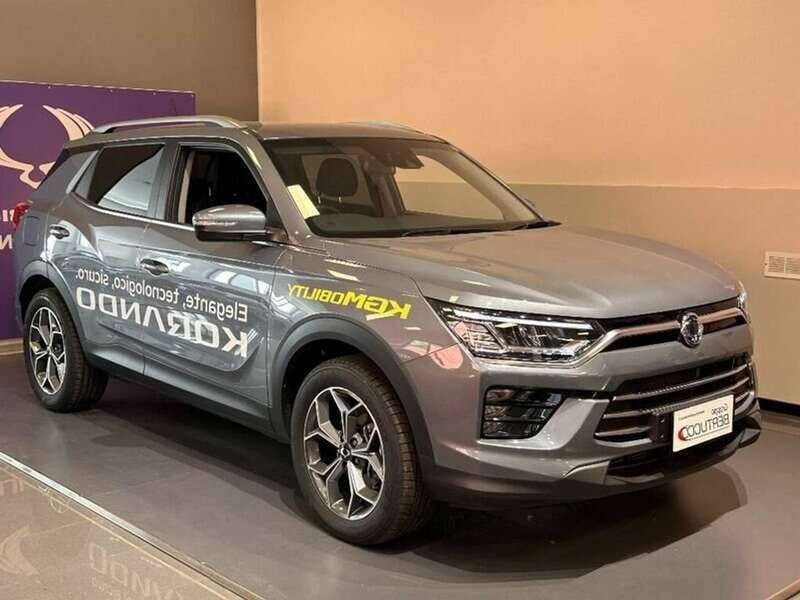 Grigio Usata 2023 Ssangyong Korando SUV | 24.900 € (Buon prezzo) - Immagine 1/4