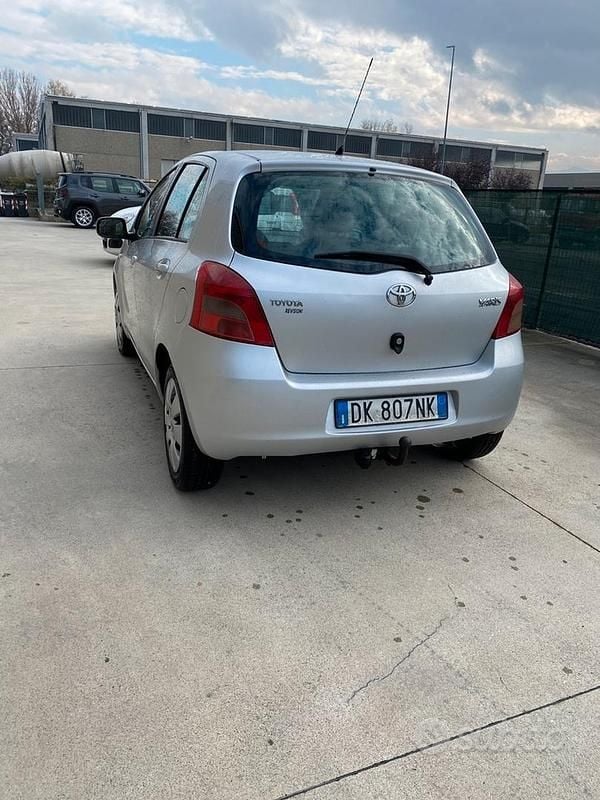 Usata Toyota Yaris 2007 Grigio Berlina