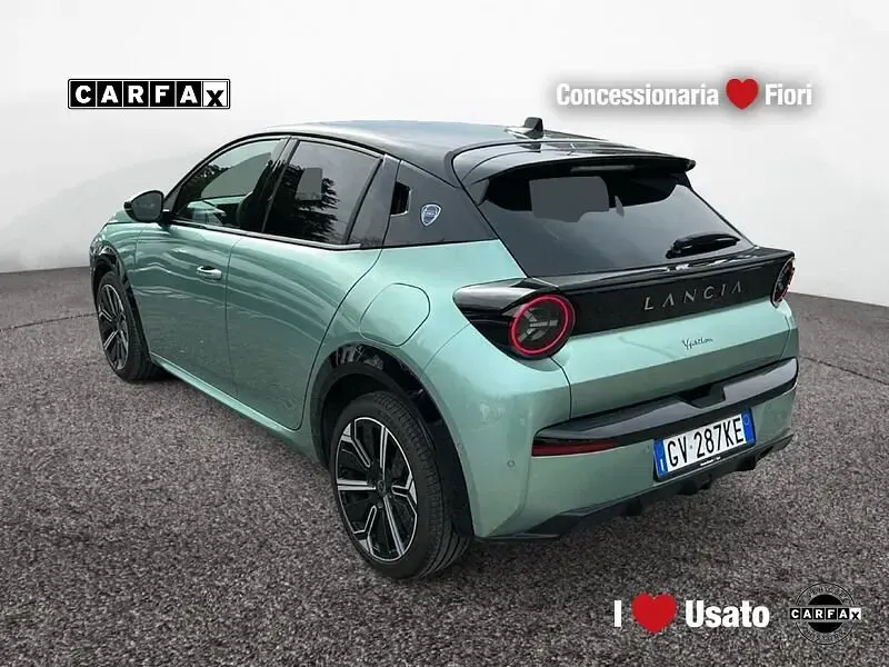 Usata Lancia Ypsilon 110 CV (80 kW) 2024 Verde Utilitaria