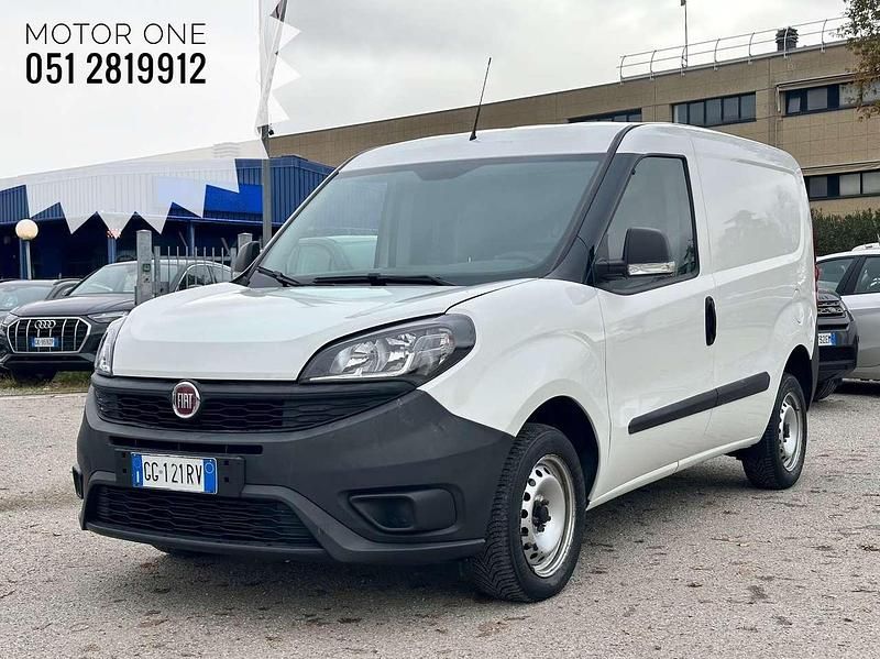 Usata Fiat Doblò 95 CV (69 kW) 2021 Bianco Monovolume