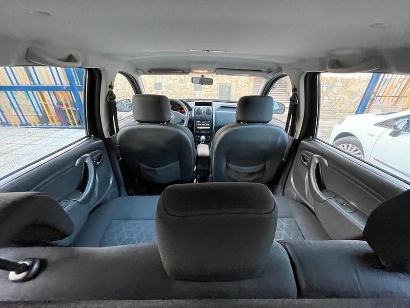 Usata Dacia Duster Lauréate 110 CV (80 kW) 2015 Nero Station wagon