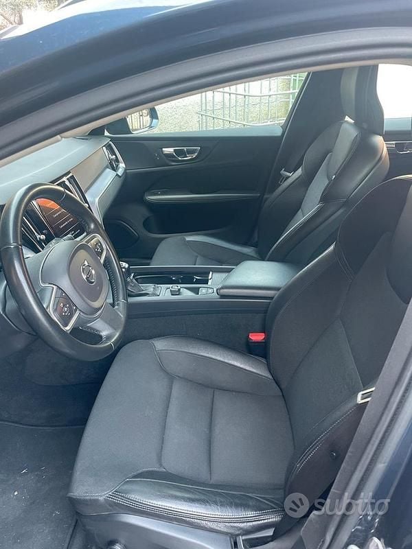 Usata Volvo V60 Business Edition 2019 Blu Station wagon