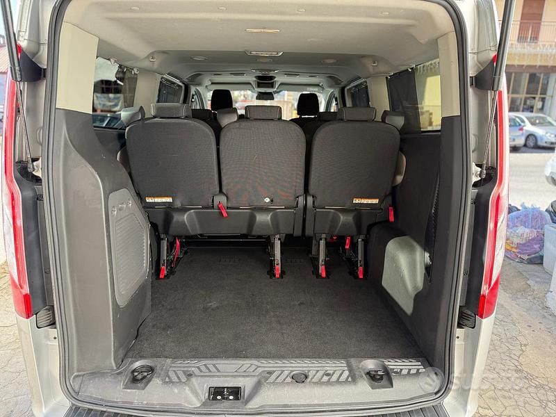 Usata Ford Tourneo 170 CV (125 kW) 2017 Grigio Monovolume