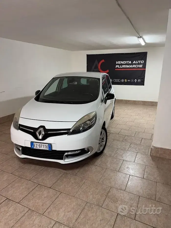 Usata Renault Scénic LIMITED 110 CV (80 kW) 2015 Other Monovolume