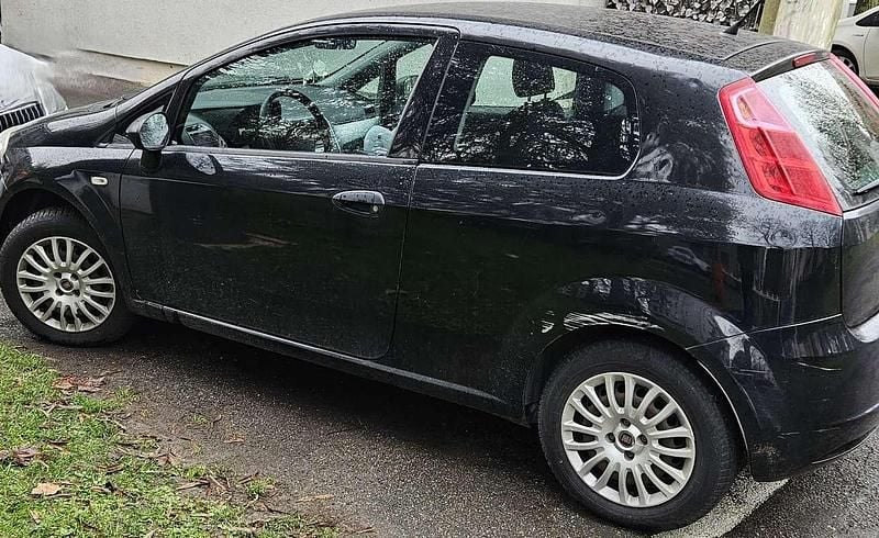 Usata 2013 Fiat Punto Easy Berlina | 2500 € (Super prezzo) - Immagine 1/4