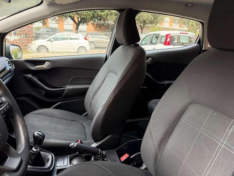 Usata Ford Fiesta Titanium 86 CV (63 kW) 2019 Grigio Utilitaria