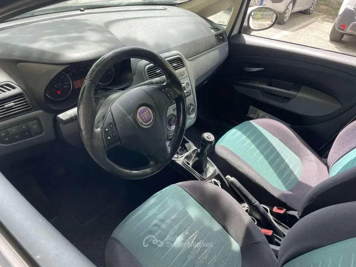 Usata Fiat Grande Punto Dynamic 77 CV (56 kW) 2008 Bianco Utilitaria