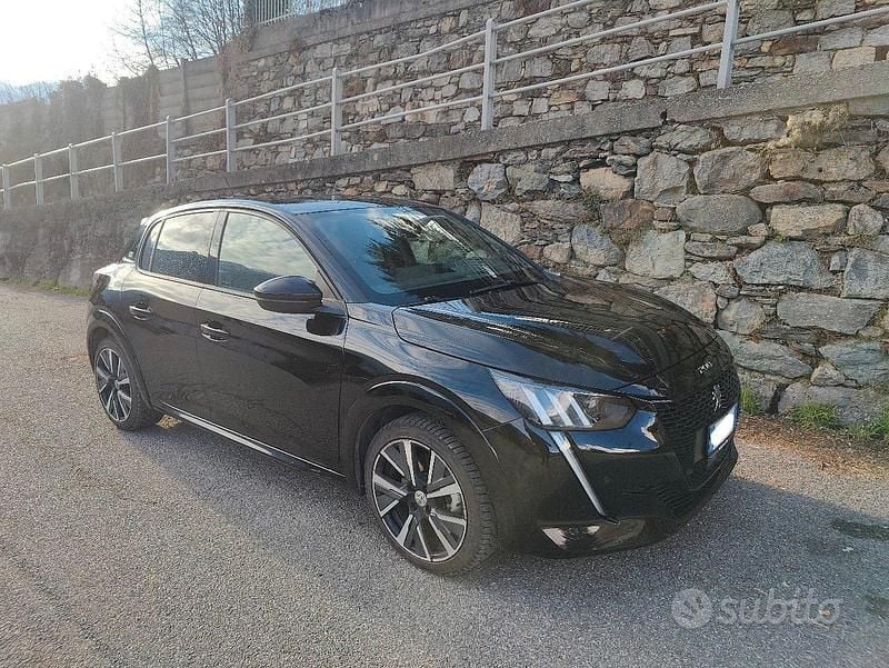 Usata Peugeot 208 GT-line 100 kW (136 CV) 2020 Utilitaria