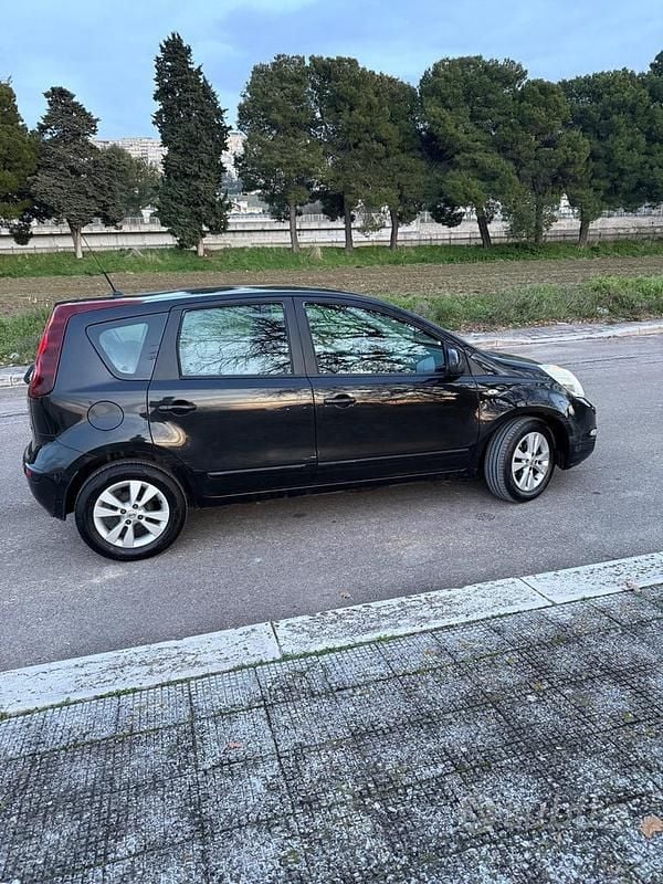 Usata Nissan Note Tekna 90 CV (66 kW) 2011 Nero Utilitaria