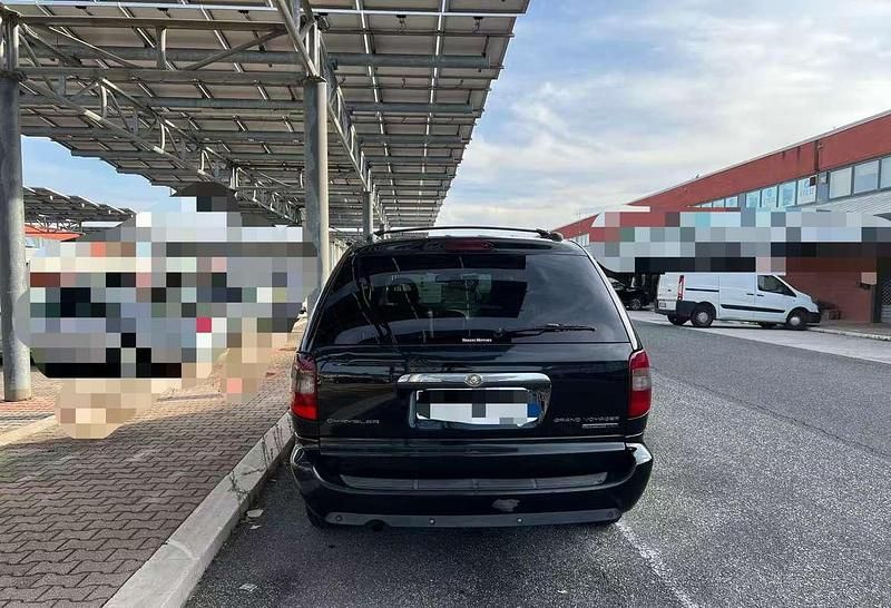 Usata Chrysler Grand Voyager Limited 150 CV (110 kW) 2007 Nero Monovolume