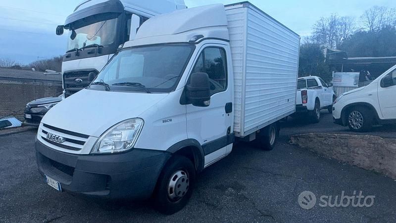 Usata Iveco 35.12 116 CV (85 kW) 2007 Bianco Furgone