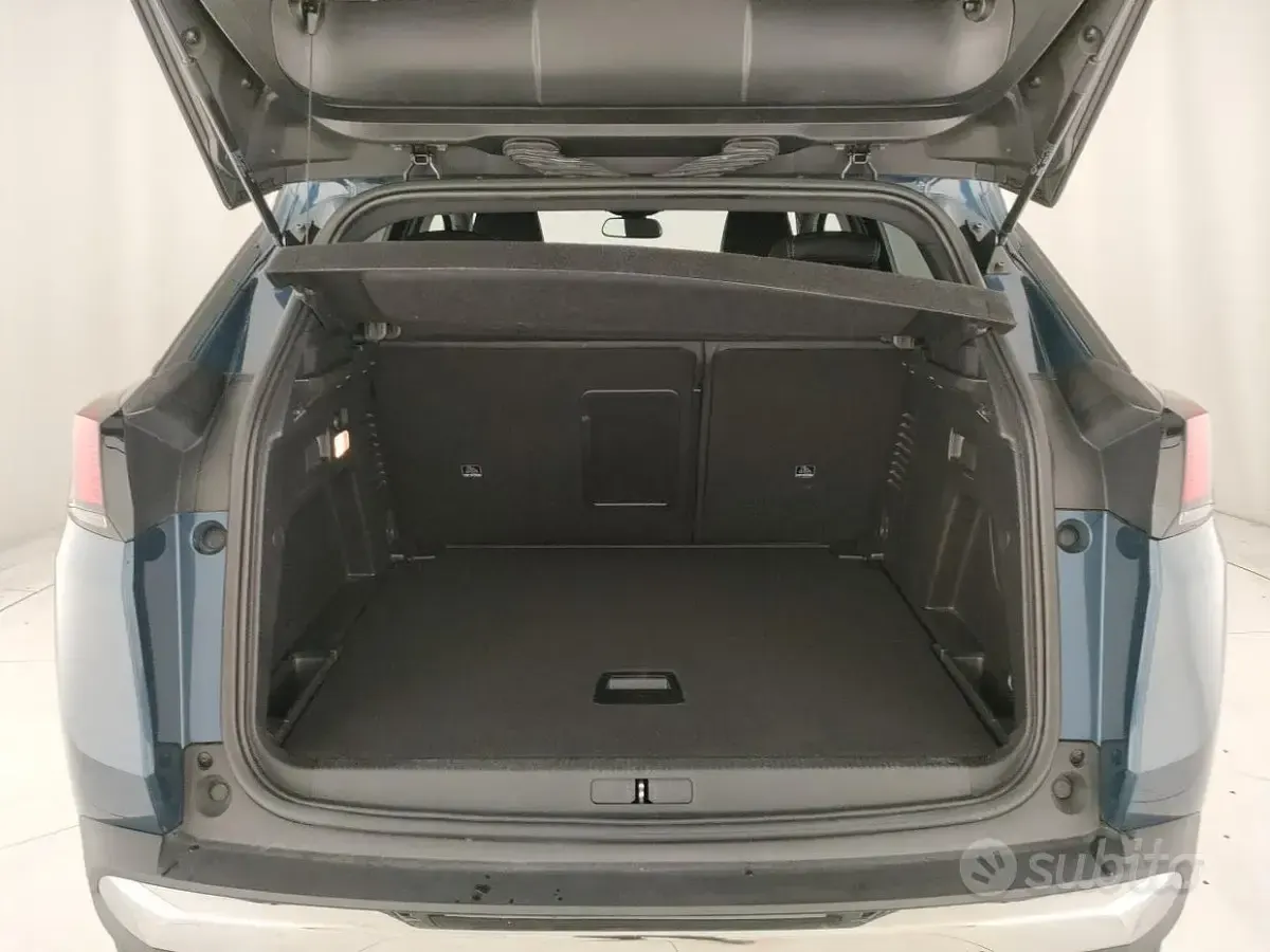Usata Peugeot 3008 Allure 131 CV (96 kW) 2023 Blu met SUV